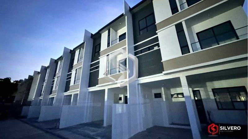 regular lot 3 storey townhouse seventy seven